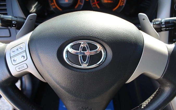Toyota Auris cena 25900 przebieg: 198000, rok produkcji 2009 z Goniądz małe 379